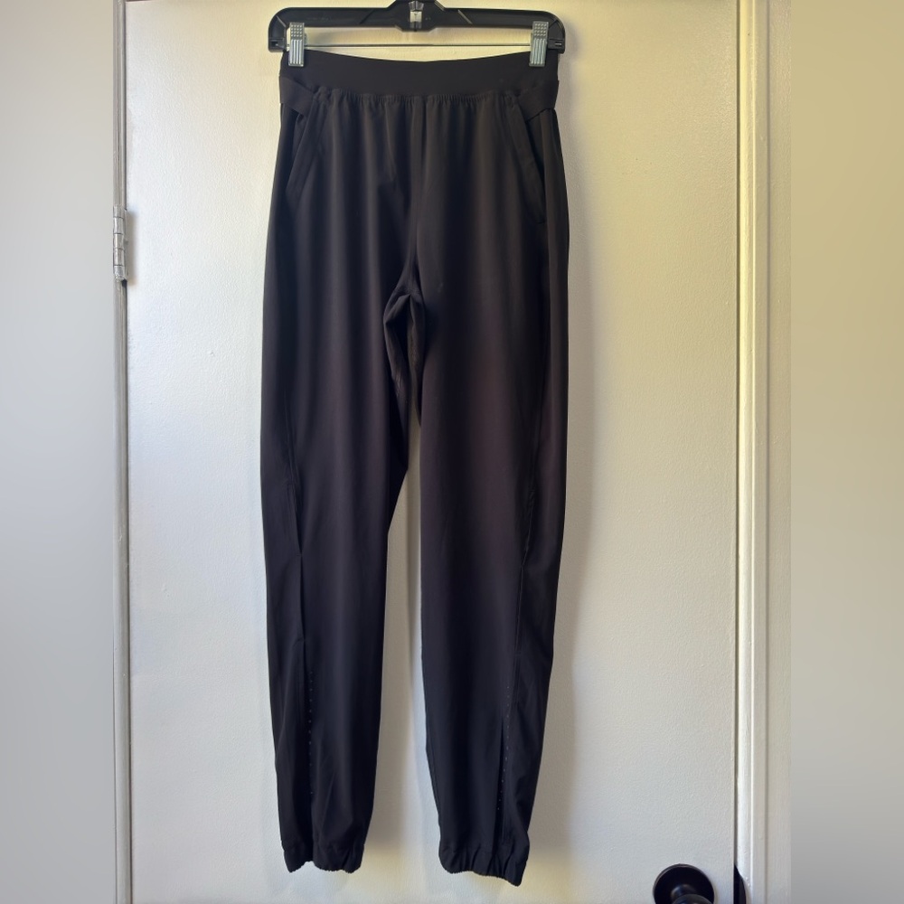 Lululemon Women’s Joggers Pants Sz 4